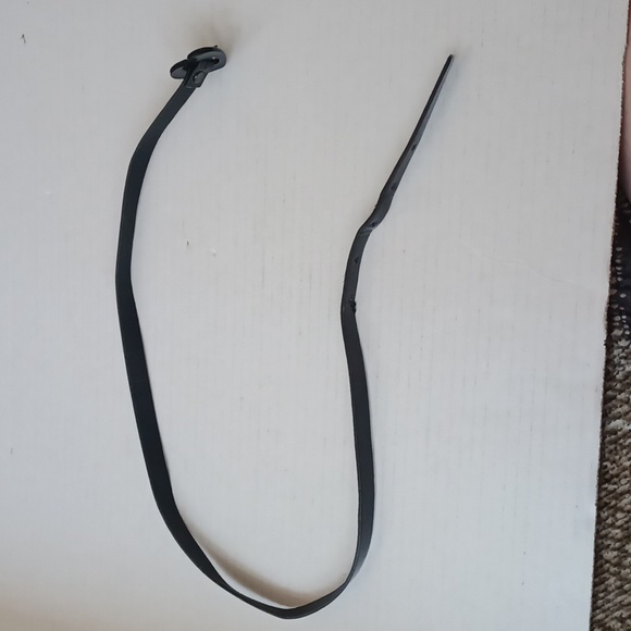 $4 Add-on Thin Black Heart Buckle Belt - Youth Size (14) - Picture 5 of 6